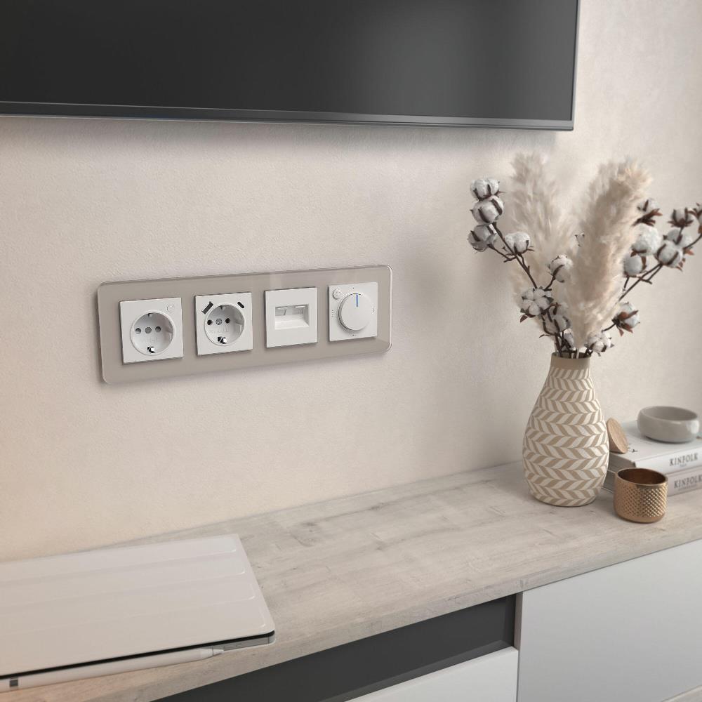 Рамка стеклянная Werkel Elite на 4 поста Дымчатый W0042417 — изображение 2