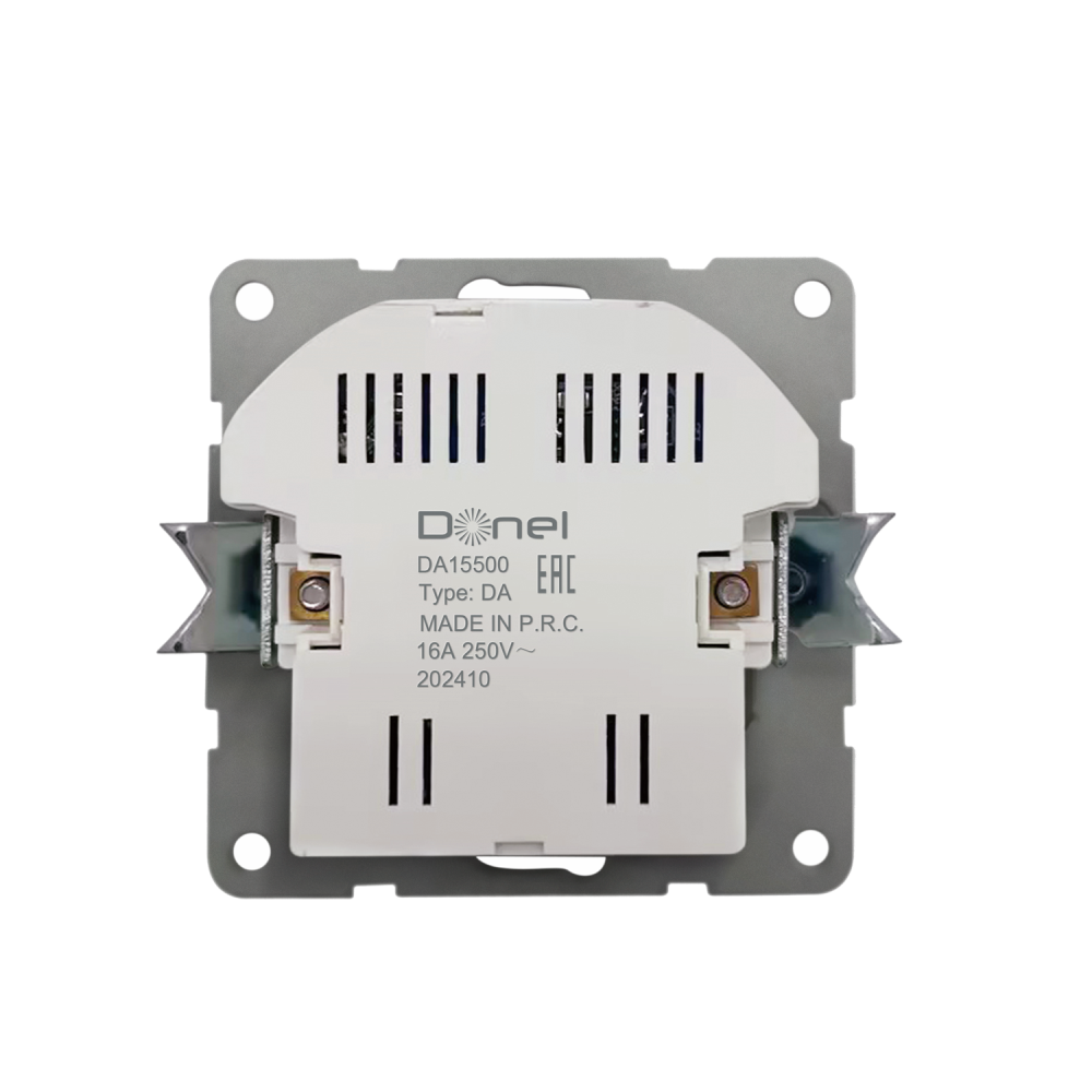 Розетка встраиваемая Donel R98 с заземлением и шторками + зарядка USB A+C 20W Изумруд матовый DA15500-DA22239 — изображение 5